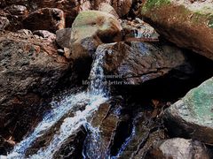-藏龙百瀑风景区