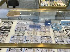 -世纪大明眼镜·蔡司战略授权店(汉街店)
