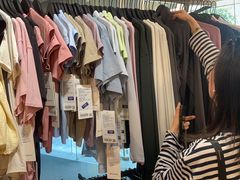 -lululemon(上海浦东IFC店)