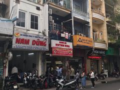 -Bánh Mì Huynh Hoa