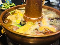 -岳记兴隆·青城腊排铜火锅(融创店)