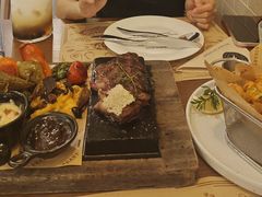 -Mark&Mars Restaurant