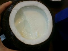 -志龙皇冠吃货椰子铺