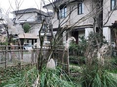 -田园东方蜜桃村的田野营地