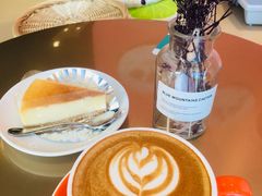 拿铁咖啡-藏猫猫咖啡主题馆(中央大道店)