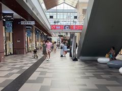 -王府井奥莱棋盘山小镇