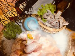 -洪氏嗨捞·广东猪肚鸡·椰子鸡火锅(西咸万象城店)
