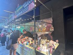 -瑞虹新天地月亮湾
