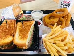 -The Habit Burger Grill 哈比特汉堡(复兴soho店)