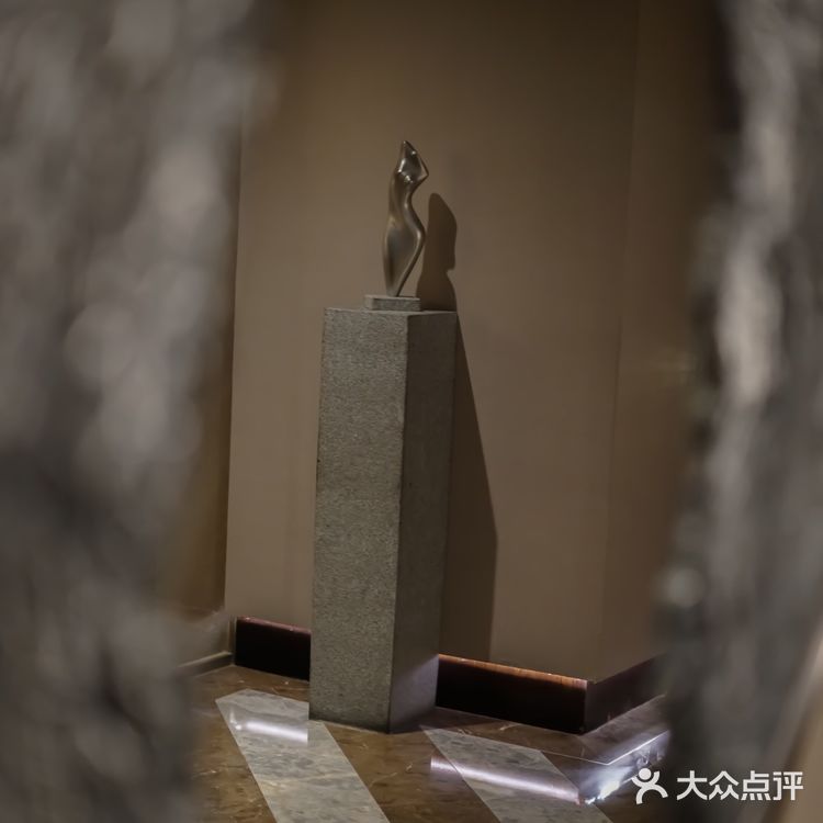 隐于渝中区的粤菜馆鹏阁值得一试