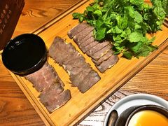 薄荷牛肉-云海肴·汽锅鸡·云南菜(天津国金汇店)