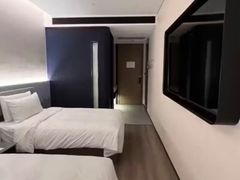 -广州琶洲会展广州塔地铁站轻居酒店