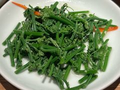 清炒丝瓜苗-一坐一忘云南菜(三里屯店)