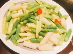 芦笋炒藕带-上名堂·鱼头好吃(体育场路店)