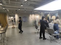 -变画·发型STUDIO