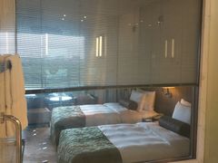 -上海滴水湖皇冠假日酒店