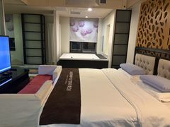 -喜鹊愉家酒店(郑州曼哈顿博览中心地铁站店)