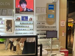 -美式眼镜·授权蔡司.依视路.尼康.豪雅.明月(南翔印象城店)