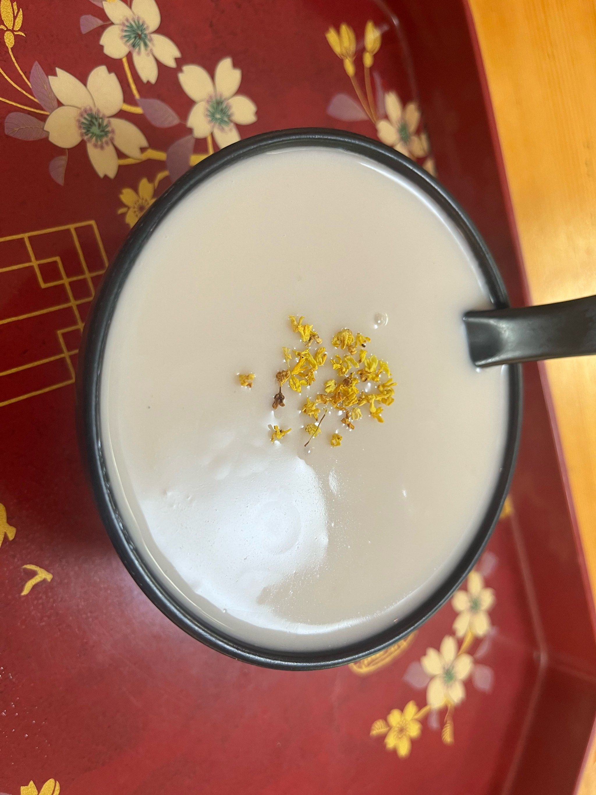 这家杏仁茶很不错哎!厚度合适,味道香香