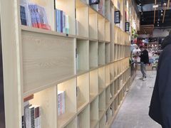 -新华书店(印象城店)