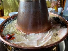 -果松木炭酸菜铜火锅·外婆参鸡汤