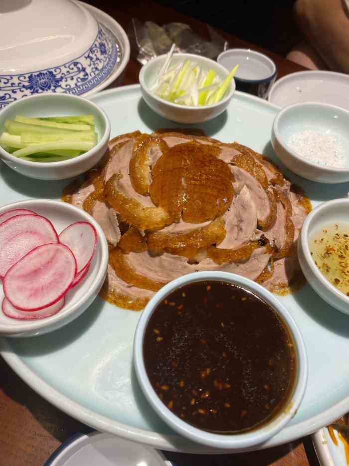 额娘春饼·烤鸭(百花谷店)-"这家口味不错,价格合理,今天带家里人去吃