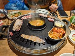 -江南猪肉商会无限续吃(弘大店)