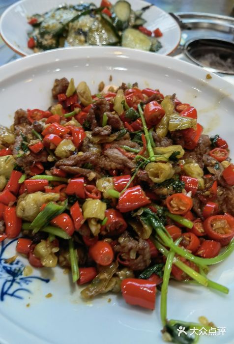 湘聚南县土菜馆(龙山二路店)小炒黄牛肉图片