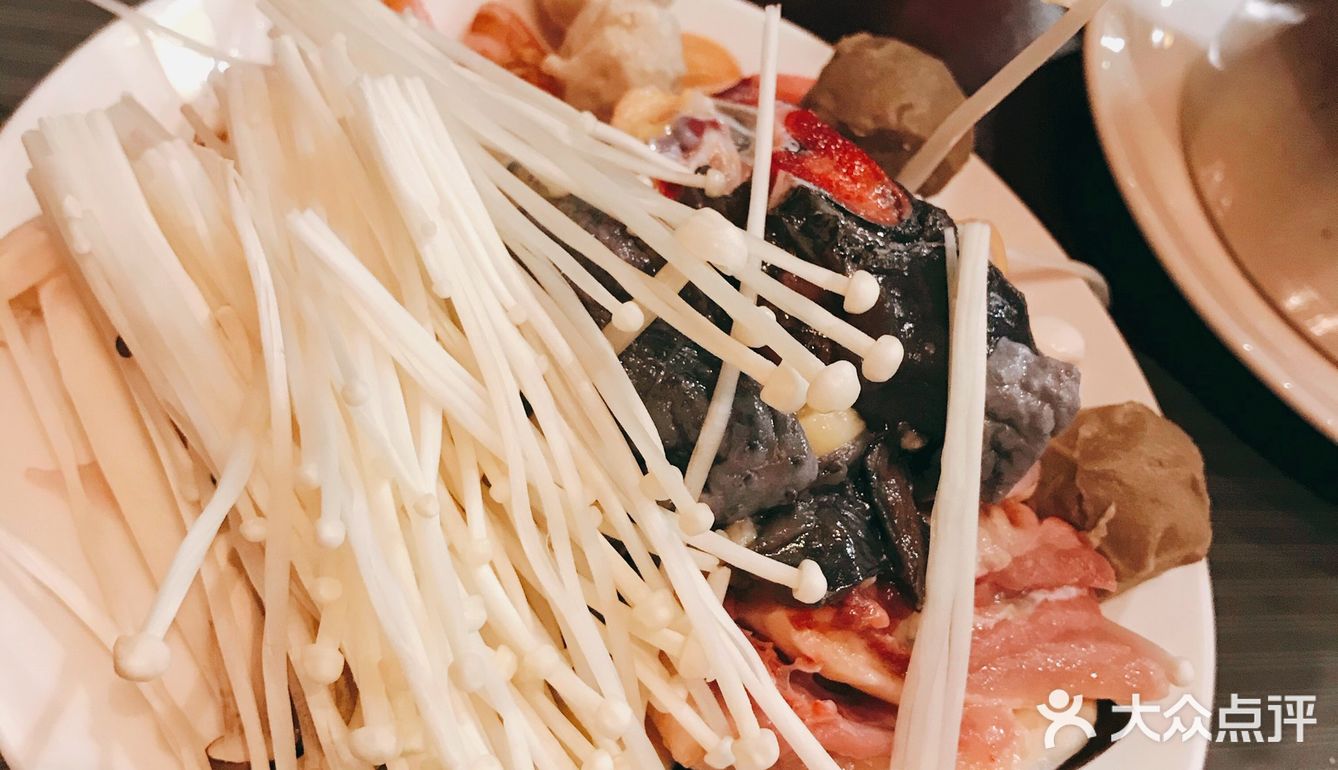 酒店自助餐……绿景