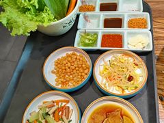 -明洞阿姨·韩式酱蟹烤肉·创意料理(三元桥店)