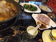-东北农家院·铁锅炖(莘庄店)