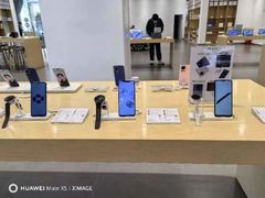 -华为授权体验店(中山公园来福士)