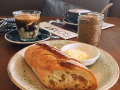 -ROAST coffee & eatery