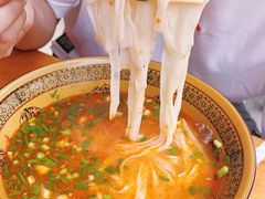 -肇兴特色牛肉粉