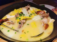 鸭架炖白菜豆腐汤-青年公社烤鸭(滨湖银泰店)