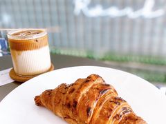 焦糖牛角包-RWORK·COFFEE(滨江店)
