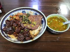 金牌半筋半肉面-旺泉餐饮店·清真牛肉面馆