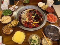 红锅-黄潇洒老火锅(九眼桥宏济巷店)