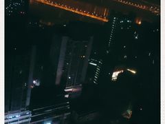 -日月光中心广场