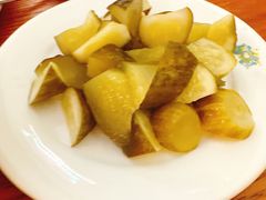 秒杀酸黄瓜-普兰达德国餐厅·德式脆皮烤猪肘·自酿啤酒(观唐店)