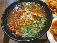 -爆炸头阿姨小四川正宗川味小吃(无任何分店)