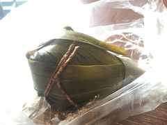 蛋黄肉粽-钱记包子糕团