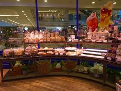 面包甜点陈列柜-巴黎贝甜·生日蛋糕(环球中心店)