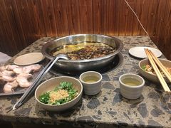 -肖肖酸萝卜鱼火锅(总店)