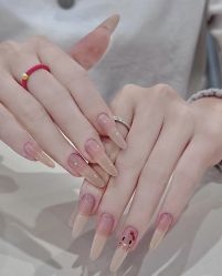 -桃色美甲沙龙