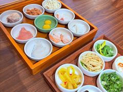 -良米山·云南野生菌过桥米线(上海首店)