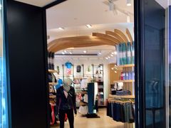 -lululemon(上海浦东IFC店)