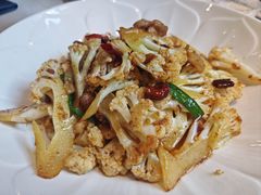 有机花菜炒肉-坛宗剁椒鱼头(河西王府井店)