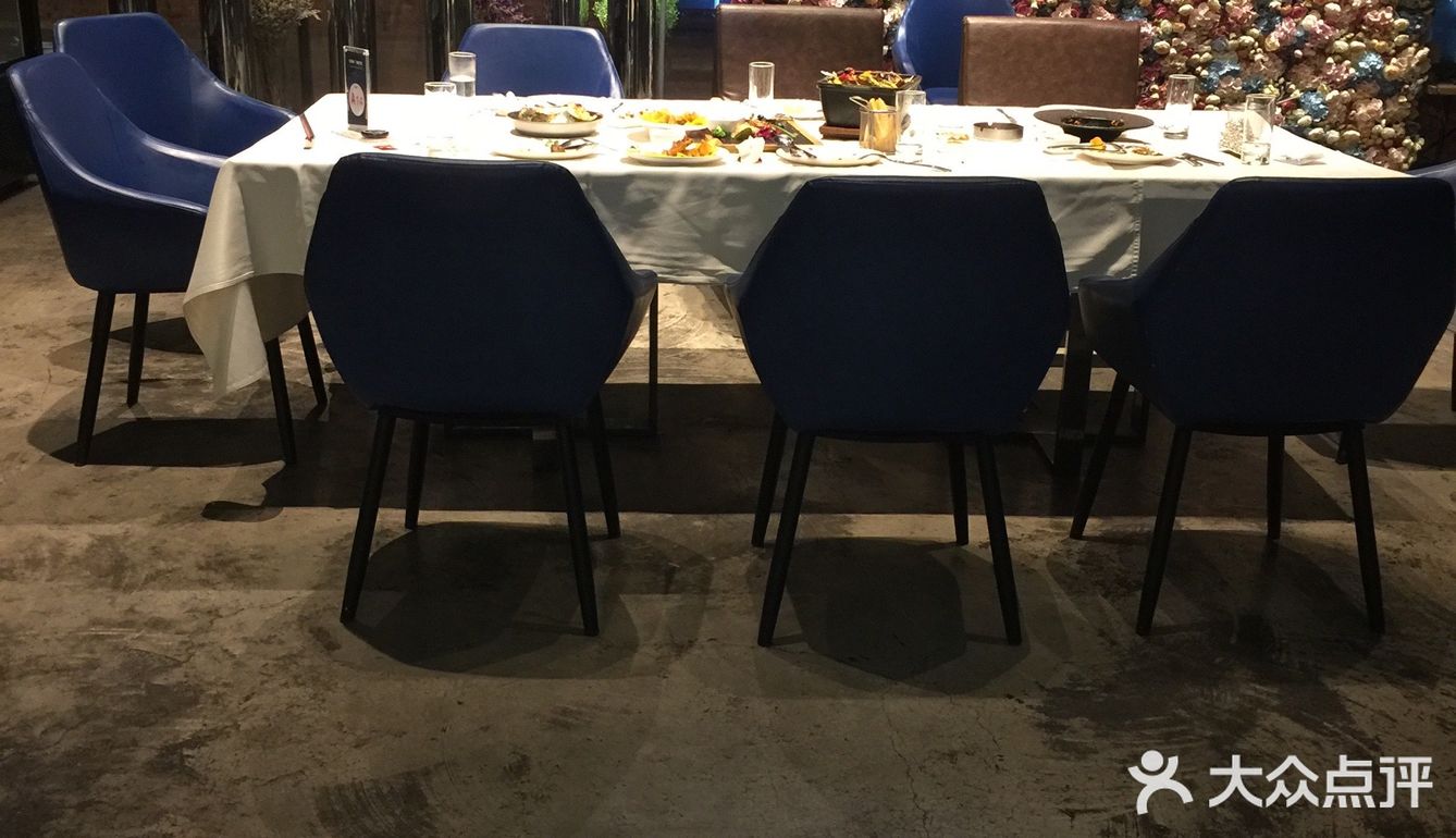 尤其是当初的汉堡。当然现在太原的好吃汉堡店还是蛮多的