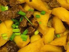 招牌牛腩土豆小番茄-老三骨头馆(白桦东路店)